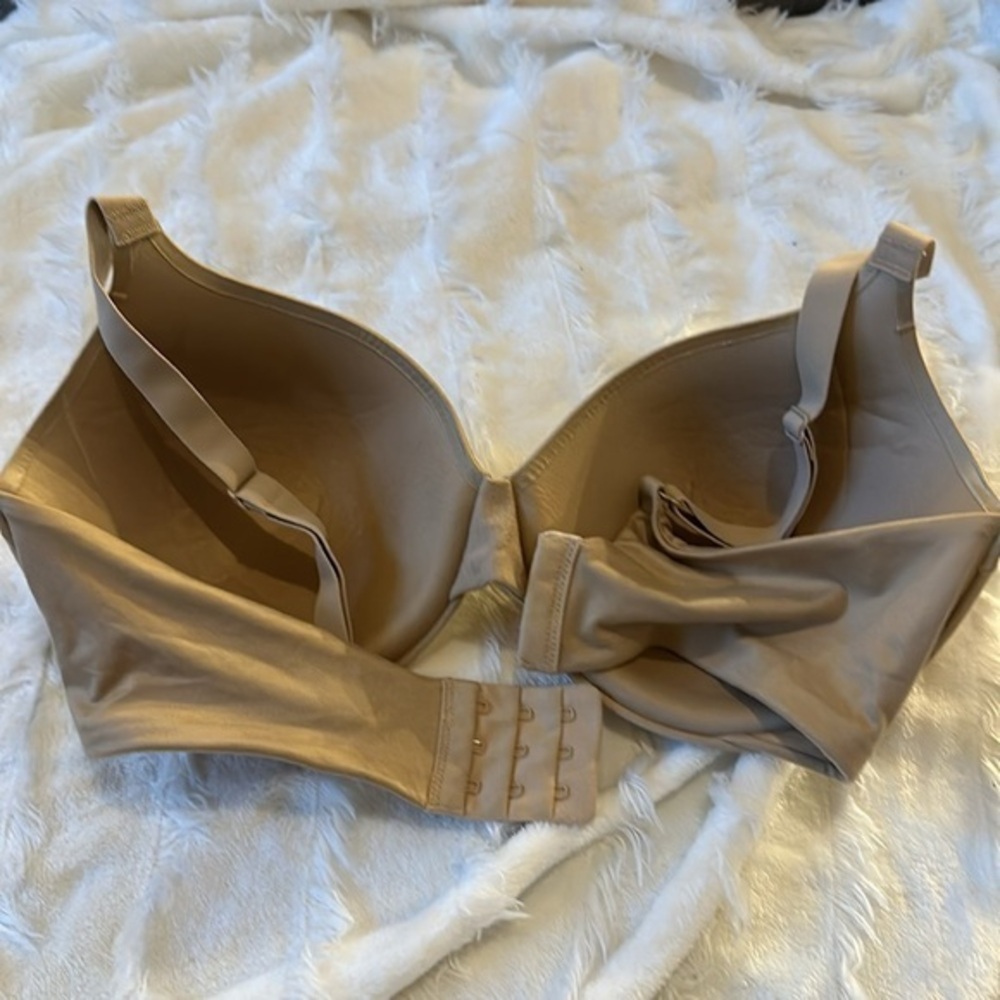 Cream Bra T- SHIRT by Madeinform 36D- BRAS #17💙 NWOT - Picture 4 of 6